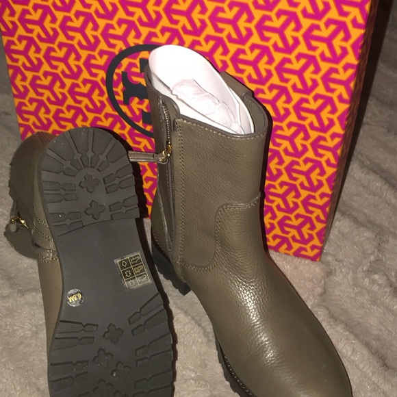 Tory burch boots - Picture 3 of 3